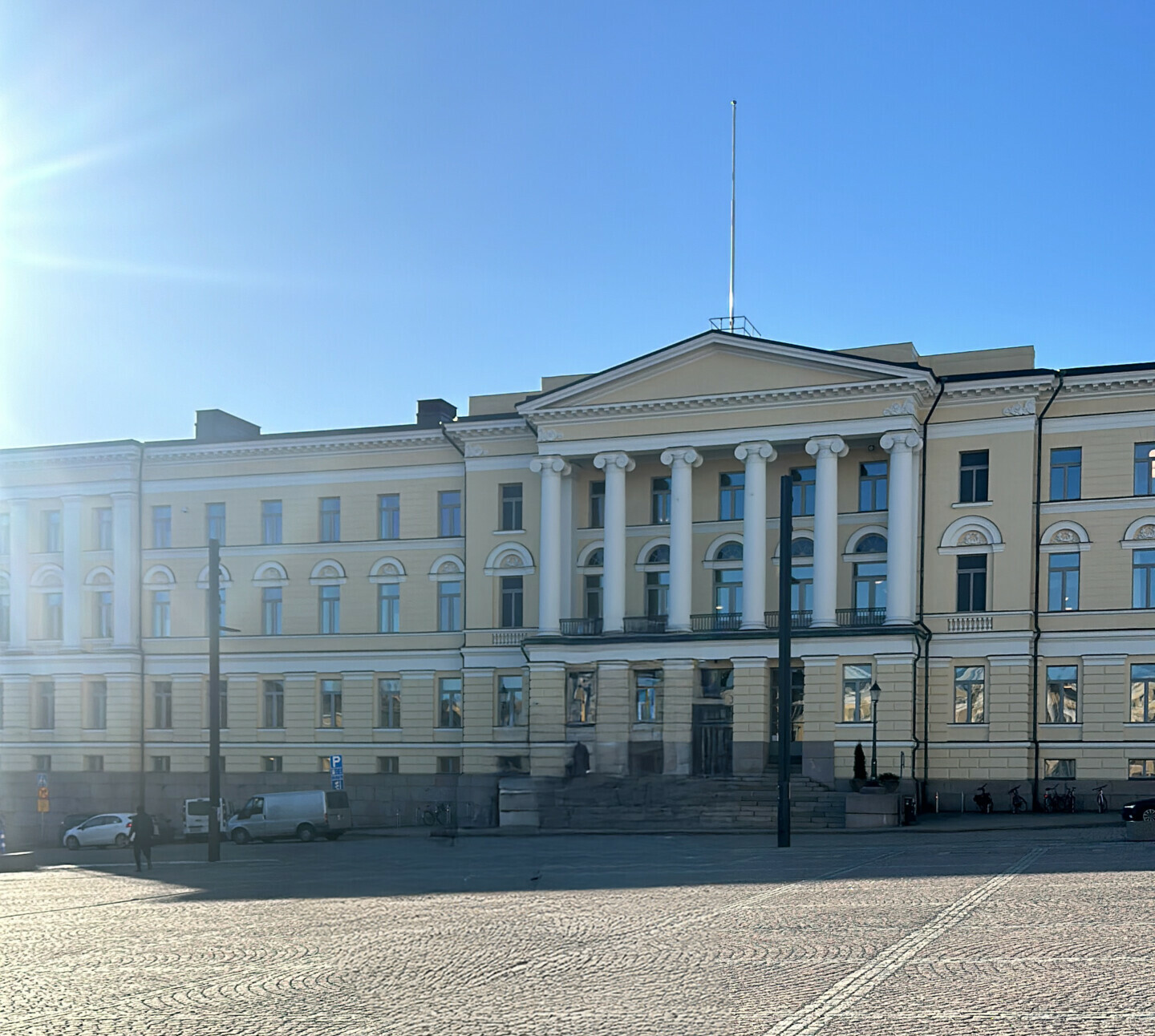 Helsingin yliopisto modernisoi sähköisen arkistointinsa Sarake Arkin avulla